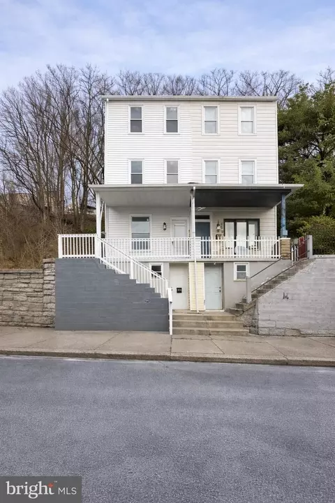337 S 3rd St, Steelton, PA 17113