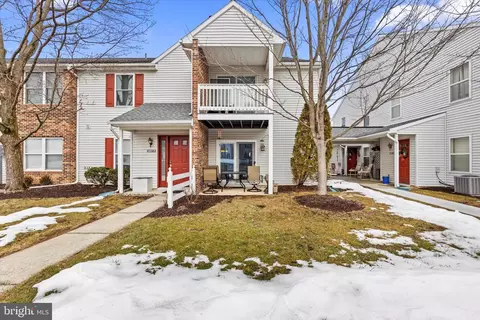 5807 I Hidden Lake Dr, Harrisburg, PA 17111
