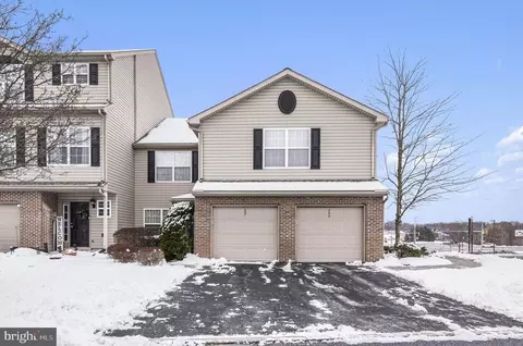269 Osprey Ln, Hummelstown, PA 17036