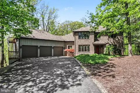 4712 Great Oak Ln, Harrisburg, PA 17110
