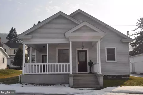 310 E Center St, Millersburg, PA 17061