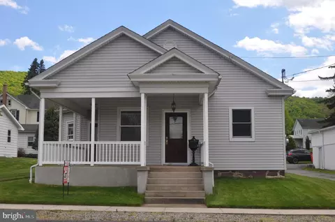 310 E Center St, Millersburg, PA 17061