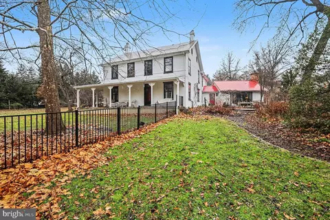 3513 Schoolhouse Ln, Harrisburg, PA 17109