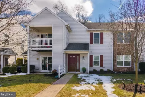 5811 Hidden Lake Dr #A, Harrisburg, PA 17111