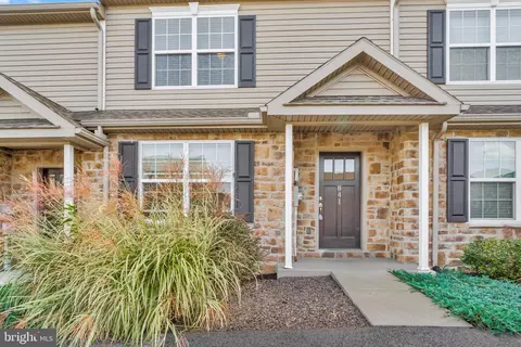 841 Gregs Dr, Harrisburg, PA 17111