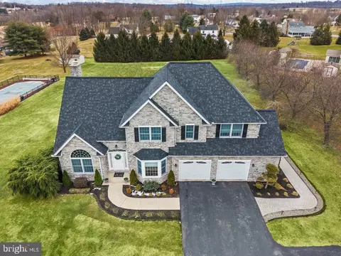 1007 Chestnut Pl, Hummelstown, PA 17036