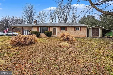 1140 Stoney Creek Rd, Dauphin, PA 17018