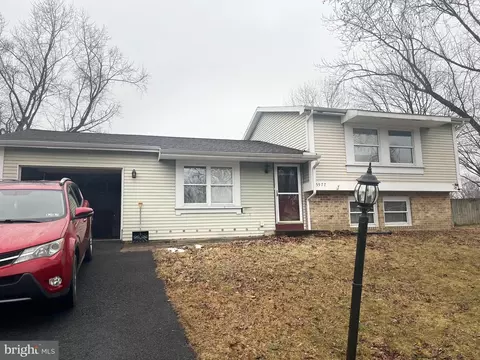 5577 Edsel St, Harrisburg, PA 17109