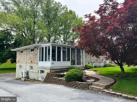46 W Governor Rd, Hershey, PA 17033