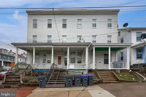 234 Locust St, Steelton, PA 17113