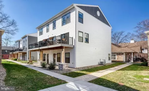 125 High Pointe Dr, Hummelstown, PA 17036
