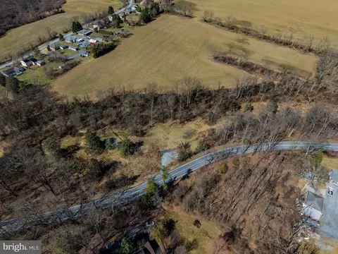 728 Piketown Rd, Harrisburg, PA 17112