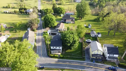 204 N Hoernerstown Rd, Hummelstown, PA 17036