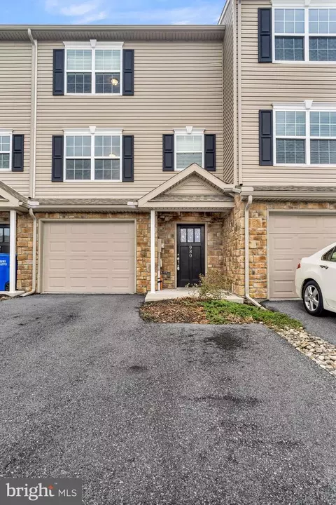 980 Gregs Dr, Harrisburg, PA 17111
