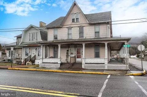 300-302 W Main St, Lykens, PA 17048