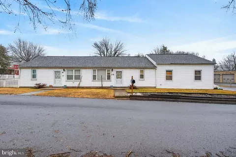 205 Peach St, Harrisburg, PA 17112