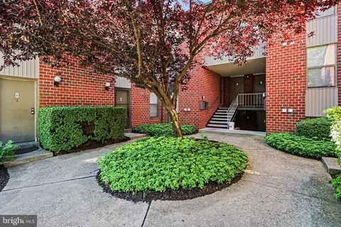 1210 E Hampton Hill Ct, Harrisburg, PA 17111