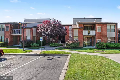 1210 E Hampton Hill Ct, Harrisburg, PA 17111
