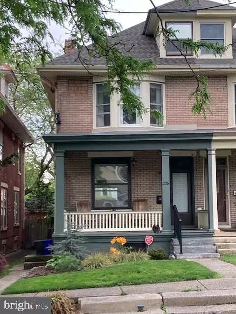 228 Lewis St, Harrisburg, PA 17110