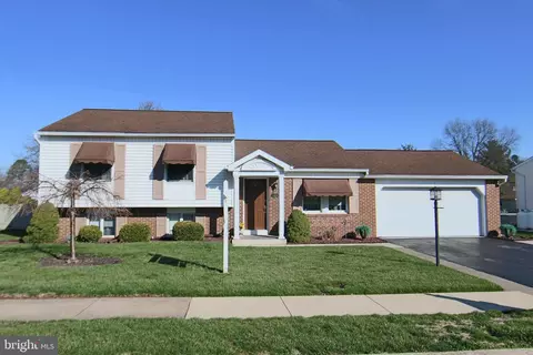 4856 Springtop Dr, Harrisburg, PA 17111