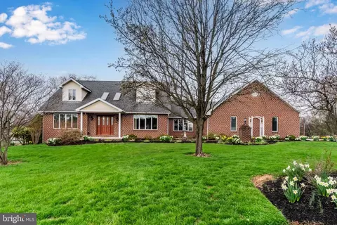 6365 N Huntsmen Dr, Harrisburg, PA 17111