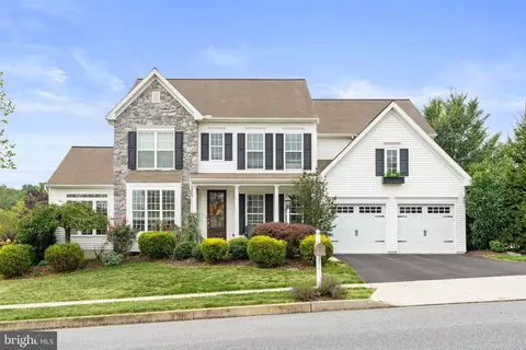 7041 Woodsman Dr, Harrisburg, PA 17111