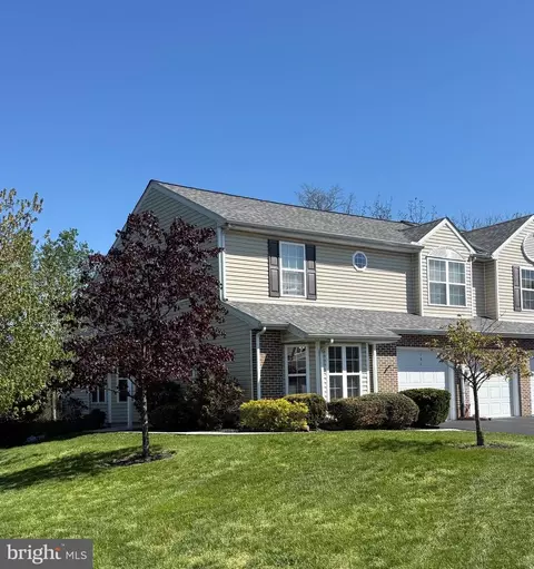 151 Peregrine Ln, Hummelstown, PA 17036