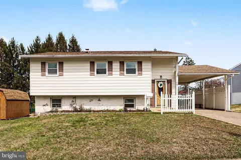 9 Faye Rd, Middletown, PA 17057