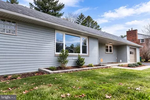 9 Oakmont Rd, Harrisburg, PA 17109