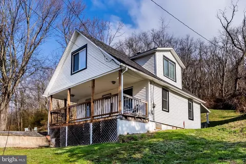 1913 Old State Rd, Dauphin, PA 17018
