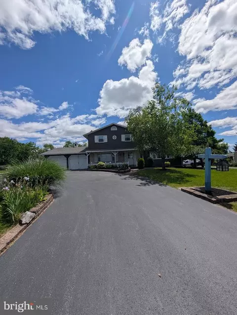 7845 Chambers Hill Rd, Harrisburg, PA 17111