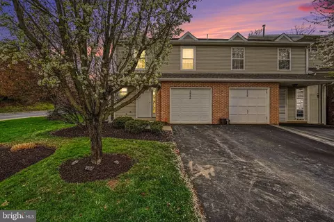 1936 Daybreak Cir, Harrisburg, PA 17110