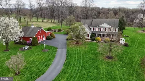 6516 Schoolhouse Rd, Hershey, PA 17033