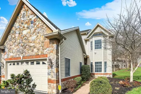320 Autumn Chase Chase, Harrisburg, PA 17110
