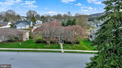 464 Cedar Ave, Hershey, PA 17033 photo 42