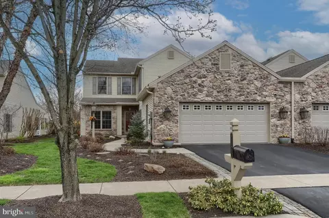 2421 Zell Ct, Hummelstown, PA 17036
