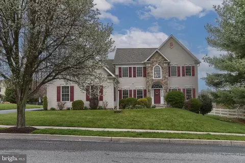 1265 Stone Creek Dr, Hummelstown, PA 17036