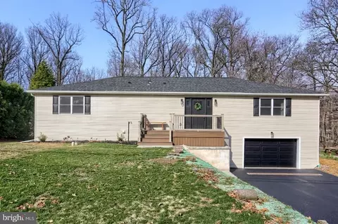 1924 Sand Hill Rd, Hershey, PA 17033