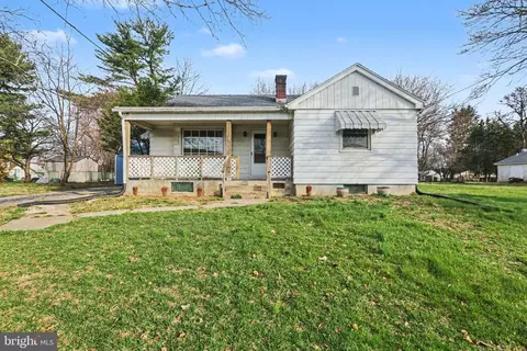 5512 Larkin Ave, Harrisburg, PA 17112