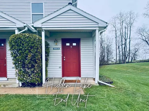 5801 Hidden Lake Dr #E, Harrisburg, PA 17111