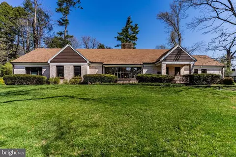 2301 A Valley Rd, Harrisburg, PA 17104
