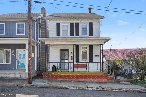 418 Elizabeth St, Williamstown, PA 17098