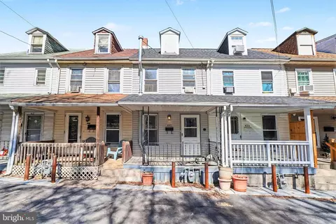 421 Catherine St, Steelton, PA 17113