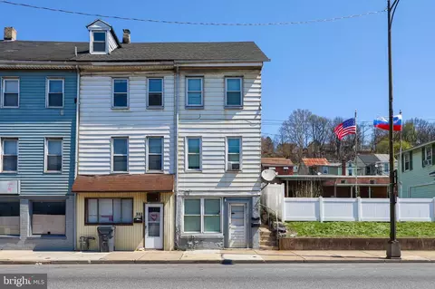 305 S Front St, Steelton, PA 17113