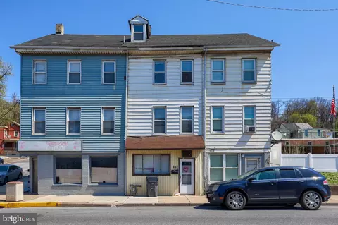 303 S Front St, Steelton, PA 17113