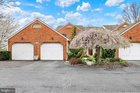 2015 B Southpoint Dr, Hummelstown, PA 17036