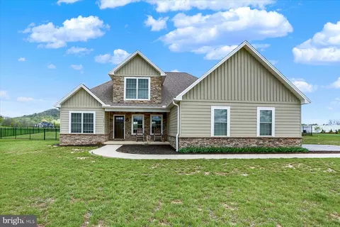 271 Speece Ln, Dauphin, PA 17018