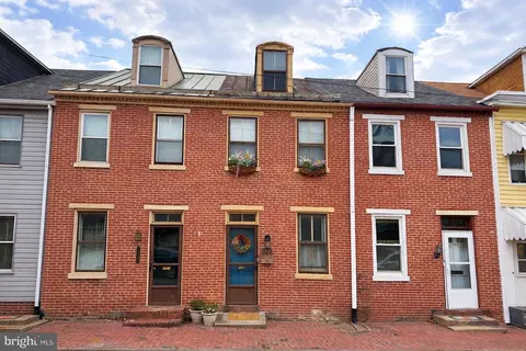 1322 Penn St, Harrisburg, PA 17102