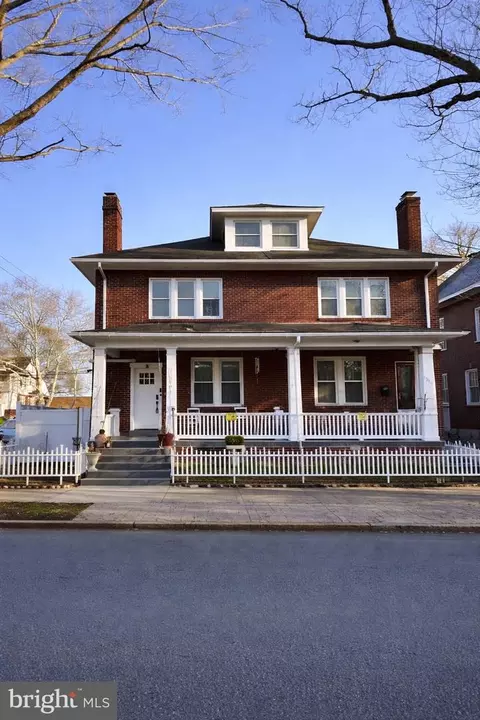 1961 Chestnut St, Harrisburg, PA 17104