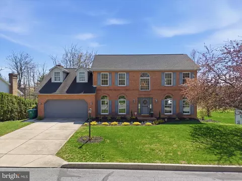 5771 Nesbit Dr, Harrisburg, PA 17112